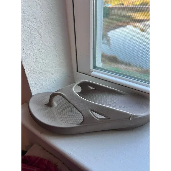 OOfos OOriginal Sandals in Nomad (Taupe/Tan) Men’s 5 | Women’s 7 - Picture 7 of 12